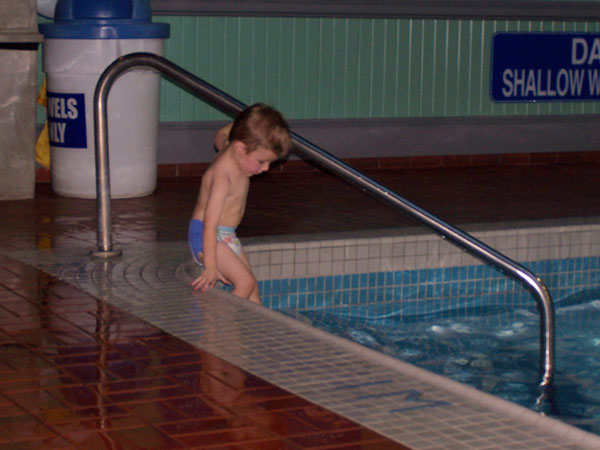 20070129 Swimming at the hotel 11