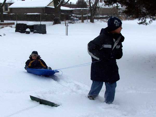 20070125 Kids out in the snow 04