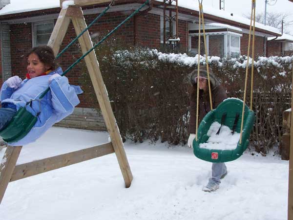 20070125 Kids out in the snow 11