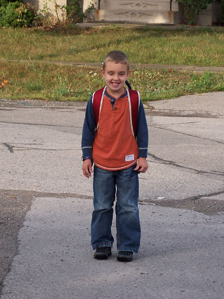 20070905 and 20070910 Andrew's First Day of School and Taking the Bus 09