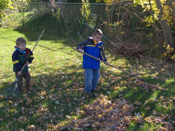 20071113 Andrew and Matthew in Autumn 2007 01