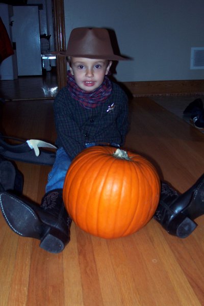 20051031 Andrew and Matthew on Halloween 18