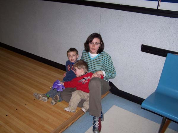 20060222 Nanny's Birthday Bowling 03