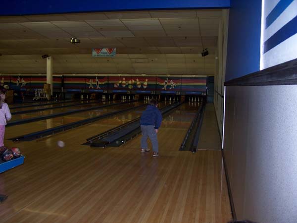 20060222 Nanny's Birthday Bowling 05