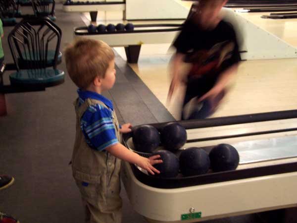 20060414 Bowling in Whitby 12